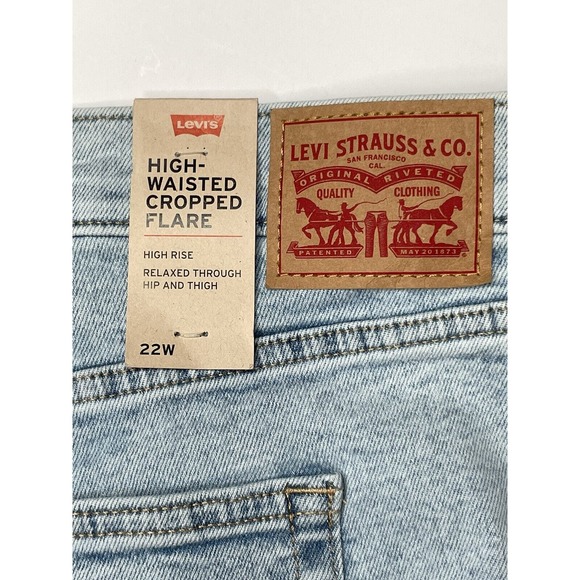 New Levi's Size 22W Light Wash High Waisted Cropped Flare Jeans Denim - Picture 7 of 12